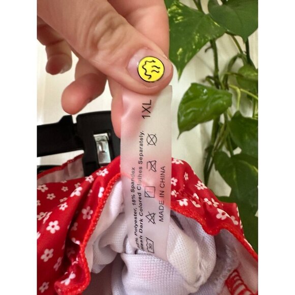 Women’s size one X – large polkadot bikini, bathing suit - Picture 4 of 9